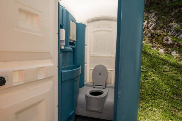 Best Portable restroom trailer rental  in Wren, AR